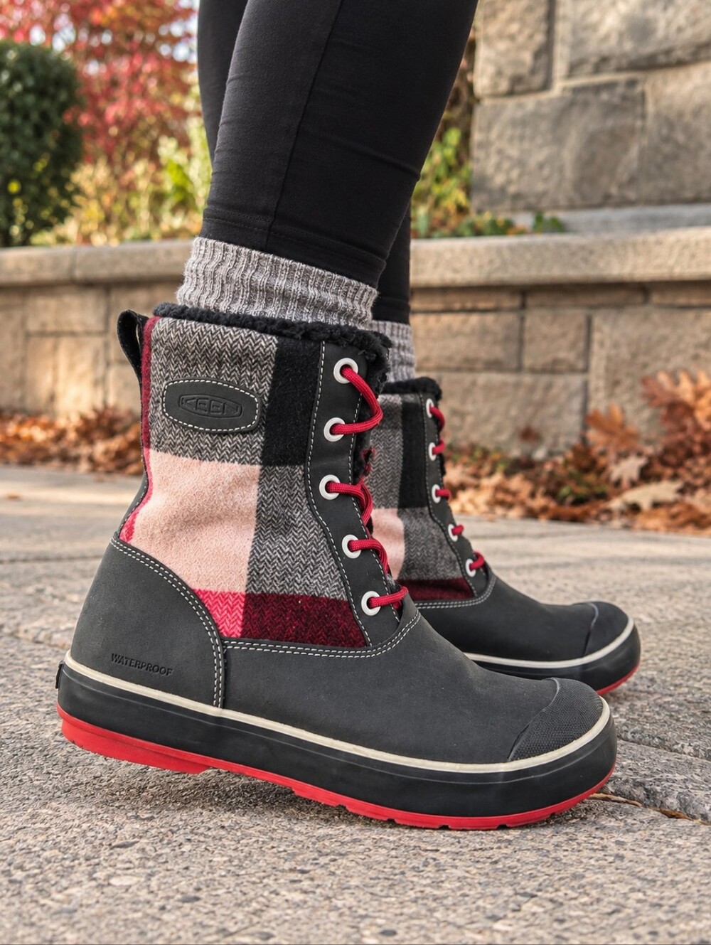 KEEN Elsa Waterproof Winter Boots Size 9.5